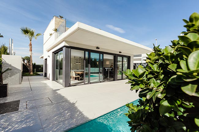 Believe you can and you’re halfway there. House with Pool